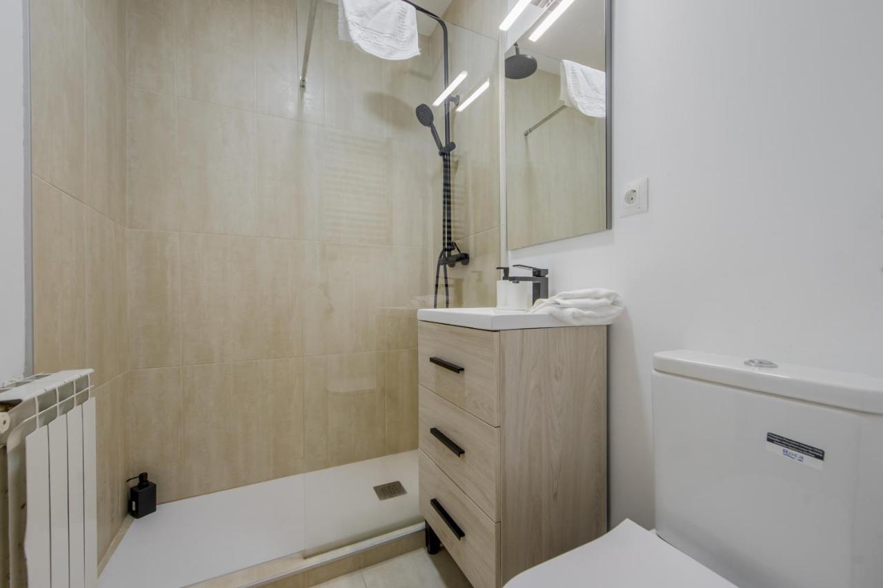 Premium Apt Para 9P En C/Olmo - Centro De Madrid Buitenkant foto
